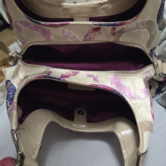 New without tags coach purse and wallet - Picture 3 of 10